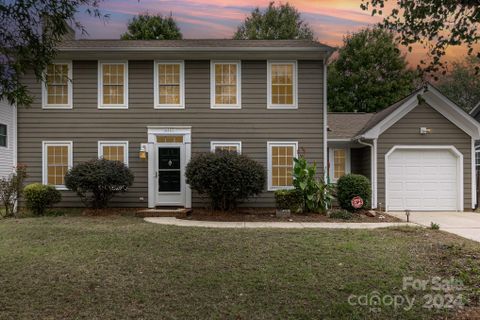 6827 Oldecastle Court sold home in Landen Glen, Charlotte, NC