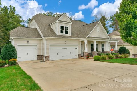 3006 Dunwoody Drive