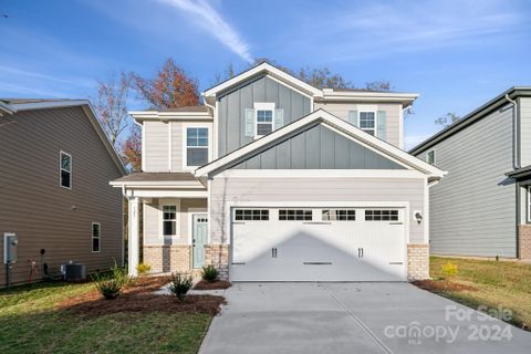 323 Bezelle Avenue