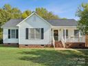 2366 Oxford Circle sold home in Lancaster, SC