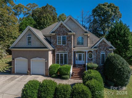 3036 Greenmont Circle