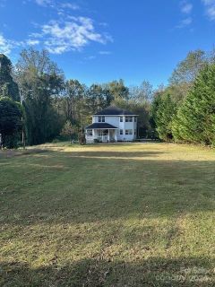 Previously sold for $305,000