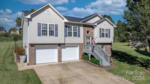 2303 Olde Meadow Drive sold home in Olde Farm, Hudson, NC