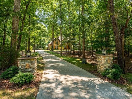 4825 Pimlico Lane sold home in Queens Gate, Waxhaw, NC