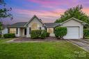4575 Cochran Farm Road sold home in Concord, SC