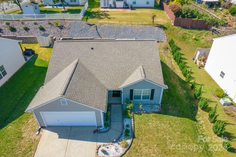 1980 8th Street Lane sold home in WINDSONG VILLAGE, Hickory, NC