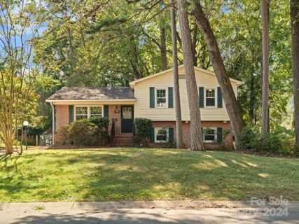 7007 Mapleridge Drive
