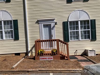 1067 19th Street B sold home in Heather Gardens, Hickory, NC