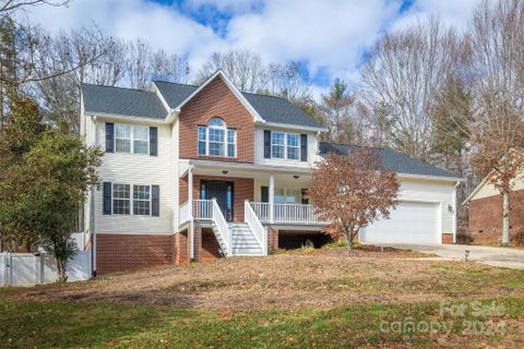 115 Clearwater Drive sold home in Winding Creek, Morganton, NC