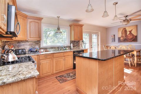 21248 Ravenwood Road sold home in Oakwood Park, Albemarle, NC