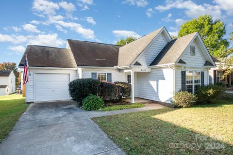 2102 Wexford Way