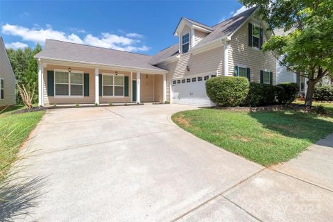 17228 Hampton Trace Road sold home in Caldwell Station, Huntersville, NC