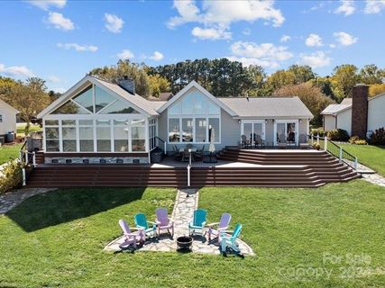 8158 Mountain Shore Drive sold home in Mountain Creek Shores, Sherrills Ford, NC