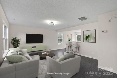 2807 Station Lane