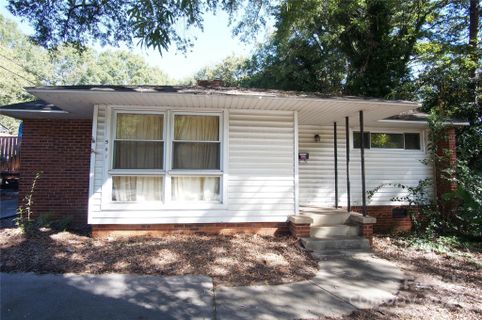 541 E Woodlawn Road