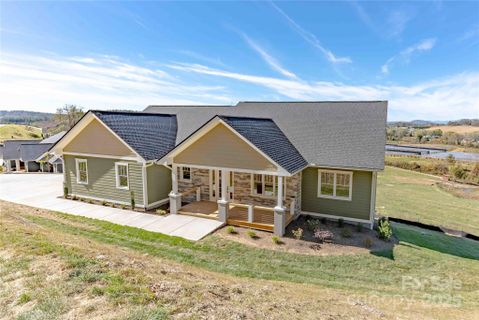 337 Maple Knoll Drive sold home in The Orchards At Chimney Rock, Hendersonville, NC