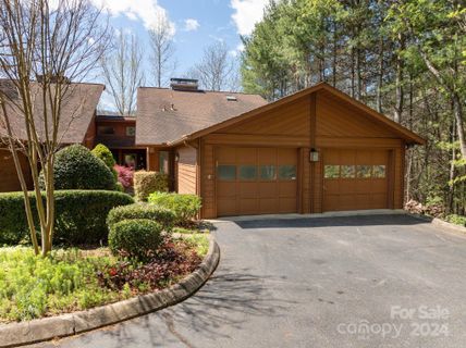 205 Woodfield Drive sold home in Woodfield Condos, Asheville, NC