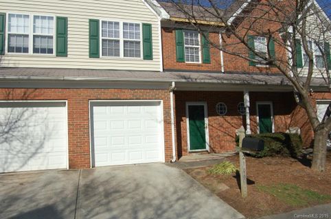 2109 Lennoxshire Square Court