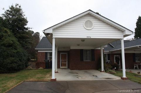 19976 Oak Leaf Circle