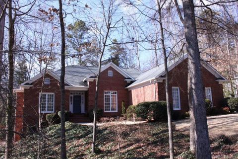 449 Beverly Circle