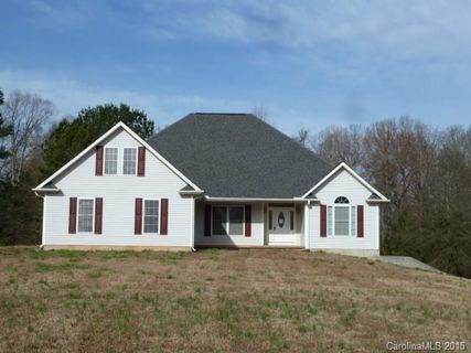 6810 Live Oaks Lane