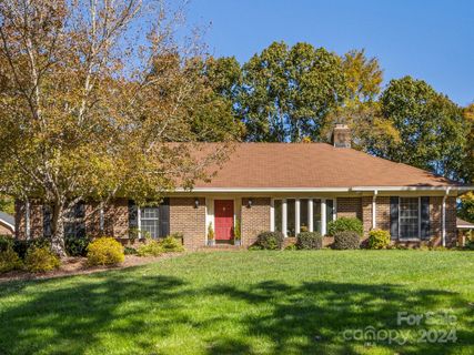 1101 Shadowbrook Lane