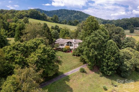 32 Scenic Valley Drive sold home in Horseshoe Ridge, Barnardsville, NC