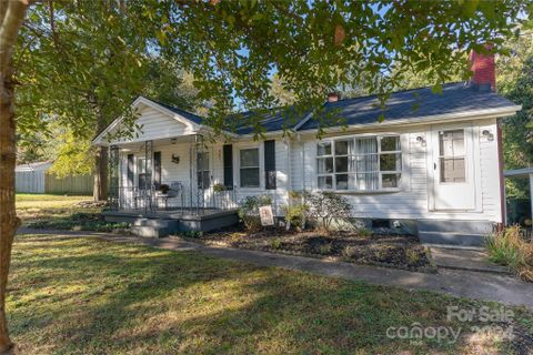 207 Belton Avenue sold home in Catawba Heights, Mount Holly, NC