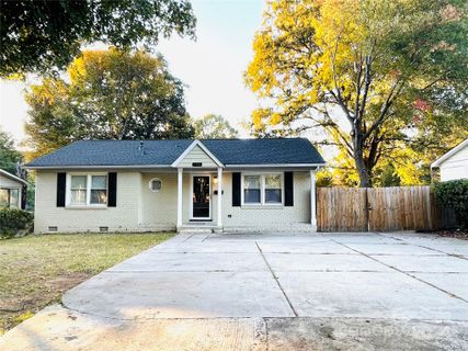 2026 Eastway Drive