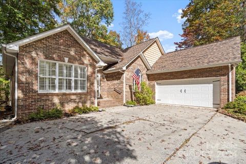 7877 Golf Course Drive