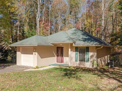 6 Peppermill Place sold home in Cinnamon Woods, Flat Rock, NC