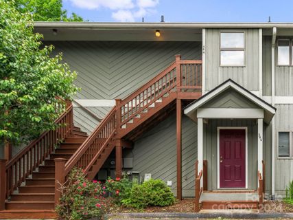 544 Windswept Drive sold home in Windswept Views, Asheville, NC