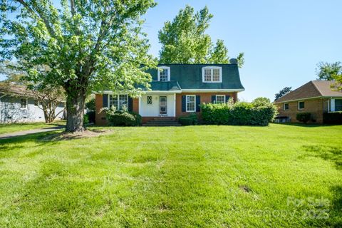1018 Carysbrook Lane