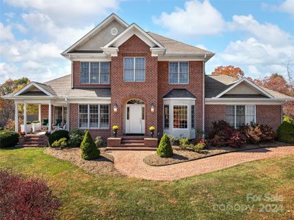 3 Lakeway Circle