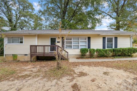 3632 Tuckaseegee Road