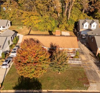 1708 Paddock Circle