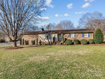 105 Victoria Drive sold home in Iredell Heights, Statesville, NC