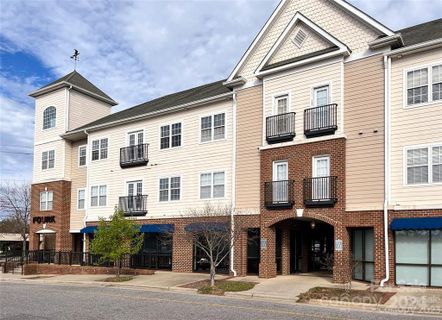 1410 4th Street Drive 301 sold home in Viewmont Plaza, Hickory, NC