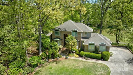 17 Hamiltons Ferry Road