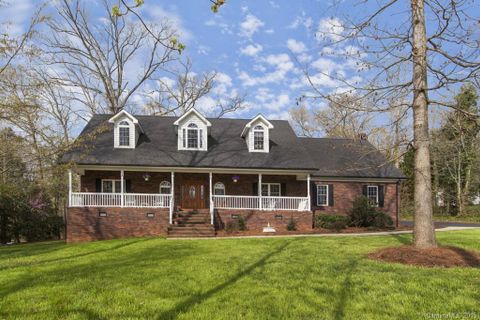 5404 Shoreview Drive