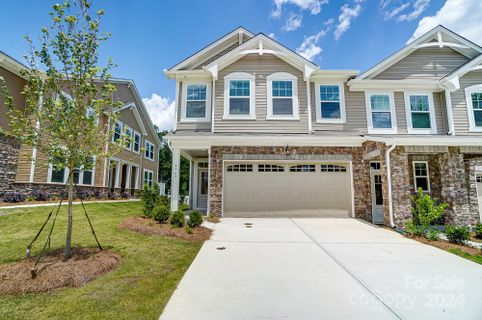 14901 Tamarack Drive