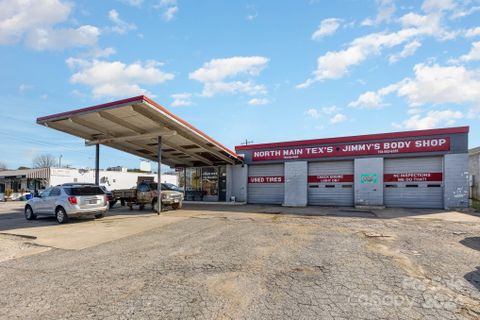 1041 N Main Street