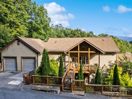 100 Sawgrass Drive sold home in Smoky Mountain Country Club, Whittier, NC