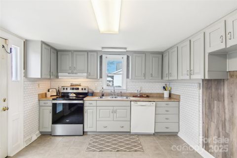 650 Camelot Drive sold home in Brookwood, Waynesville, NC