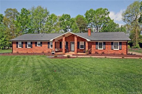 1537 Arden Drive