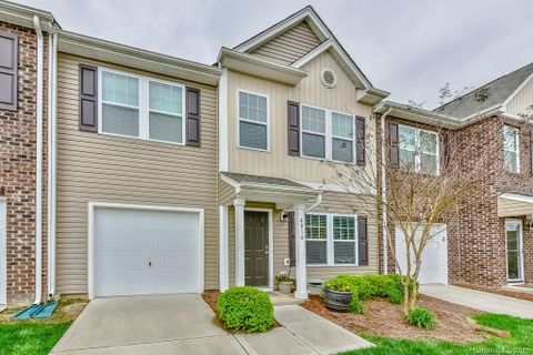 4016 Fenworth Court