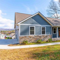 2637 Bowden Lane
