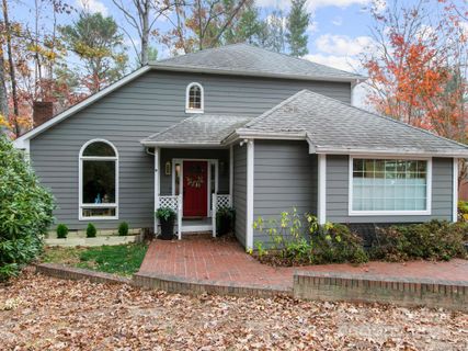 3 White Rock Court sold home in Glen Cove, Arden, NC