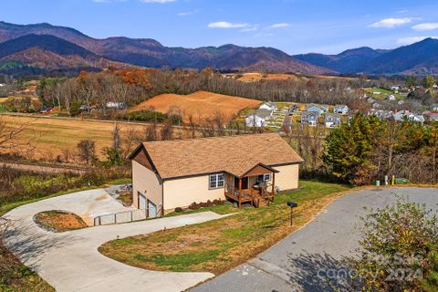 71 Foothills Cove sold home in Midway Crossing, Clyde, NC