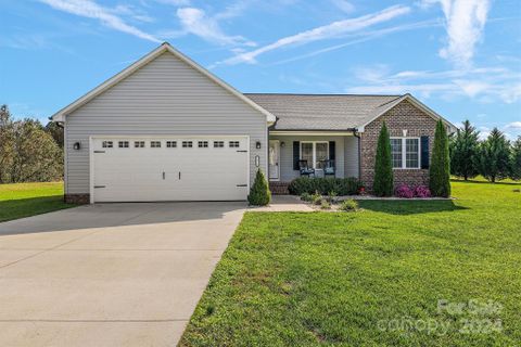 2372 Mintew Circle sold home in Lincoln Greens, Lincolnton, NC